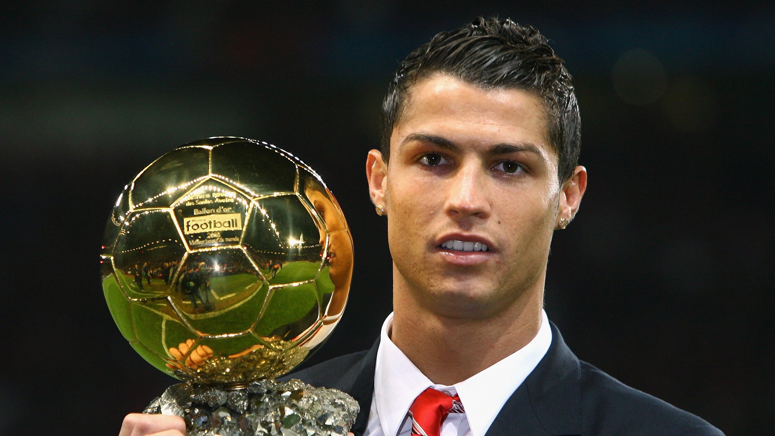 4球9助攻!19岁荷兰新带刀后卫荷甲横空出世,5大欧洲豪门疯抢,最强荷兰后卫