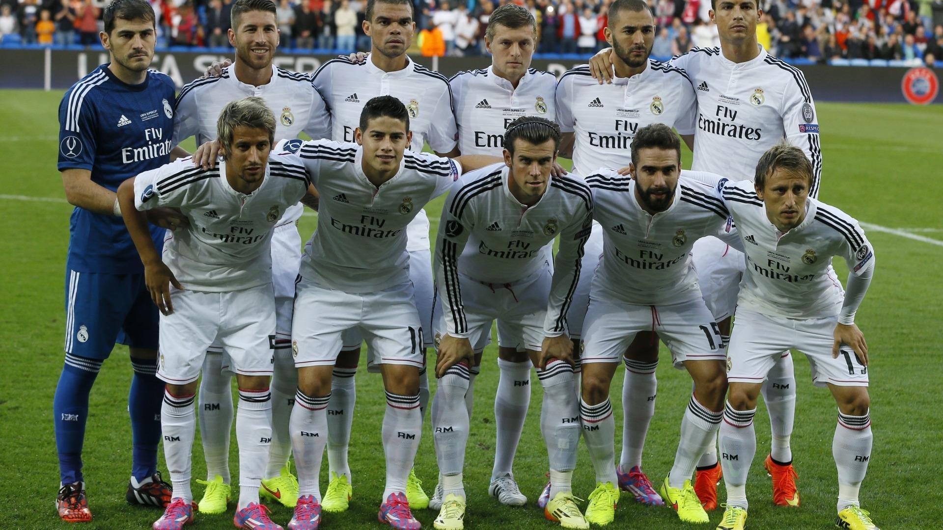 《FIFA》“虚拟足球”世界巡回赛，街头足球新体验！